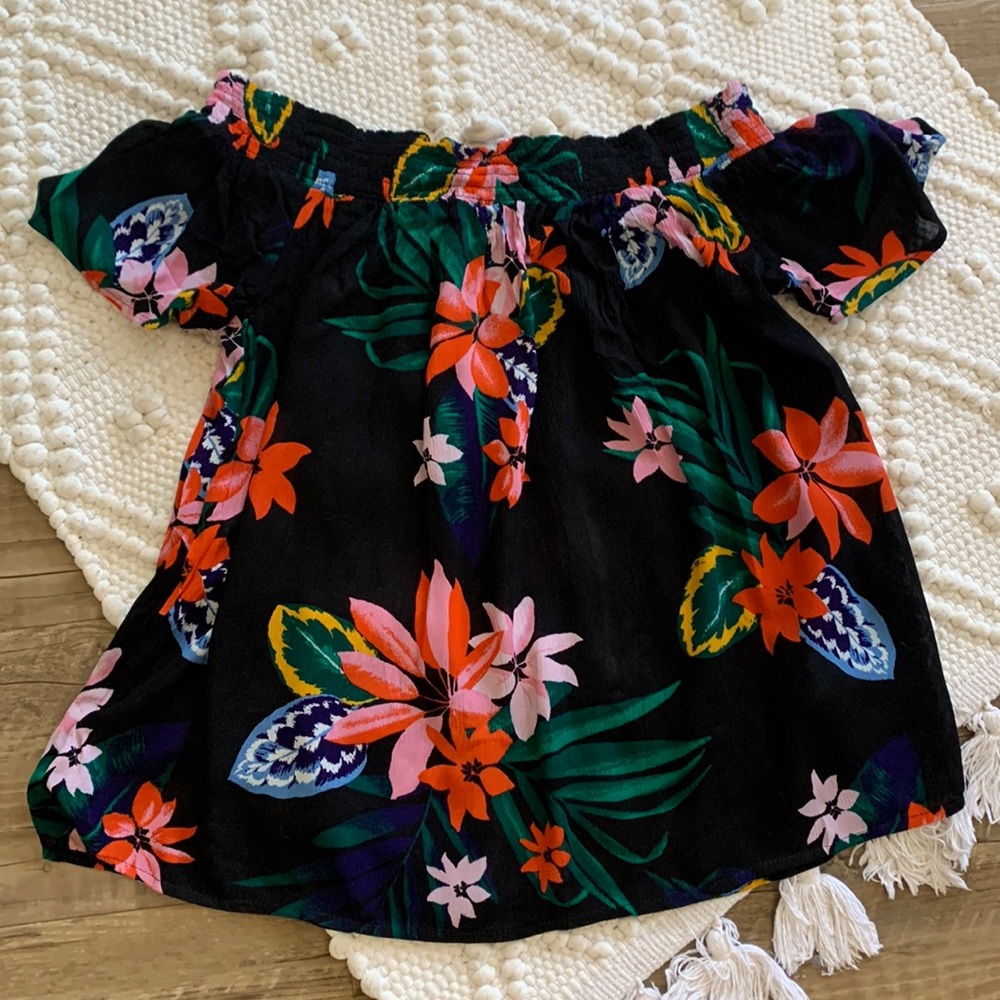 Off the shoulder crop shirt Old Navy